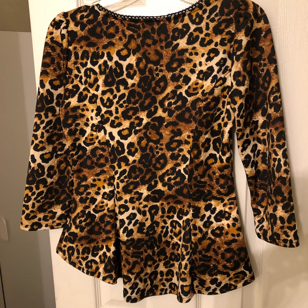 Leopard top - Picture 2 of 2